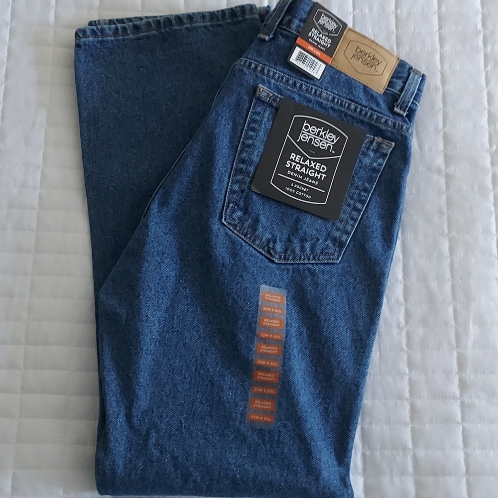 NWT Men's Berkley Jensen Relaxed Straight Lt Stonewash 5 Pocket Denim Jeans - Picture 4 of 17
